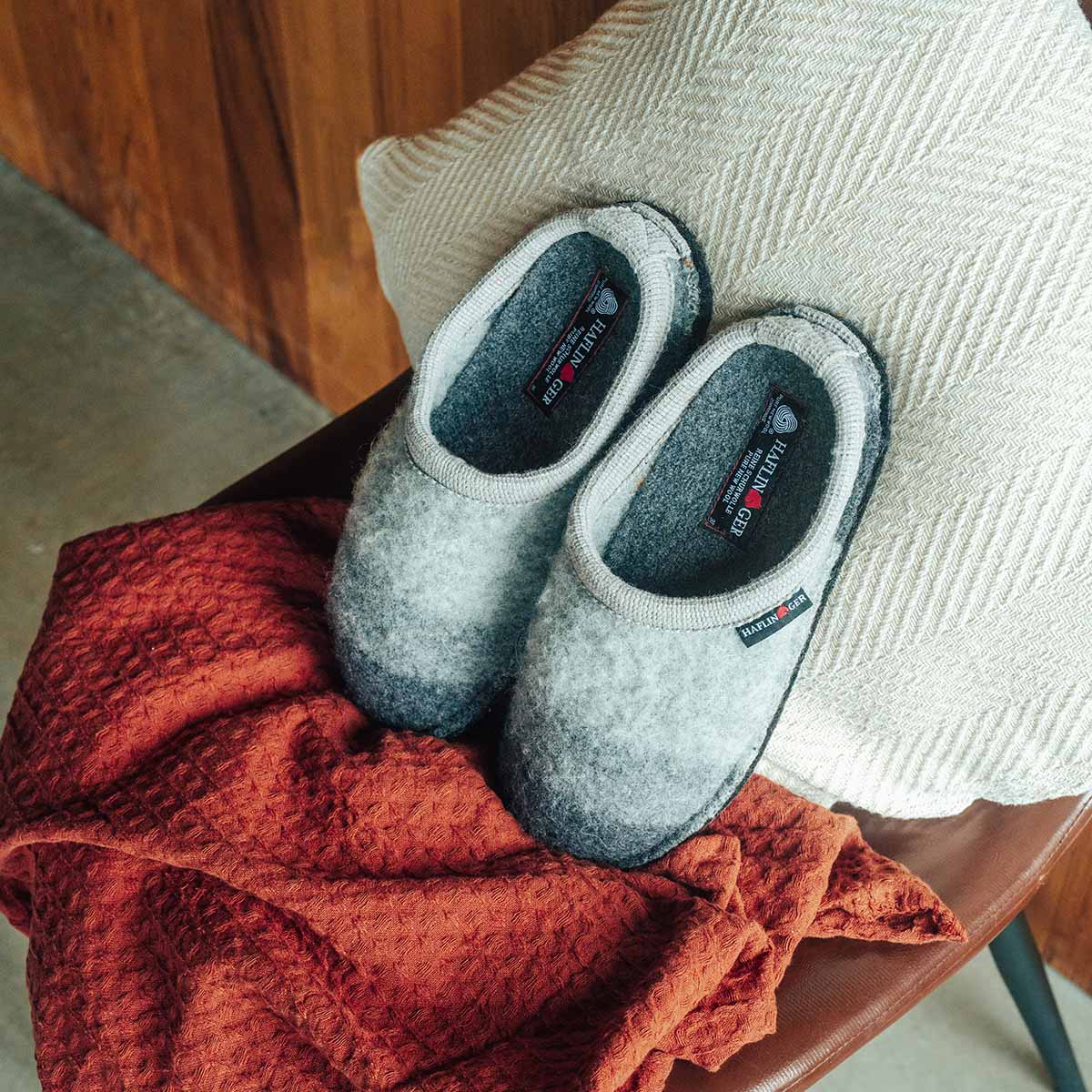 ドイツ生まれのルームシューズ、HAFLINGER