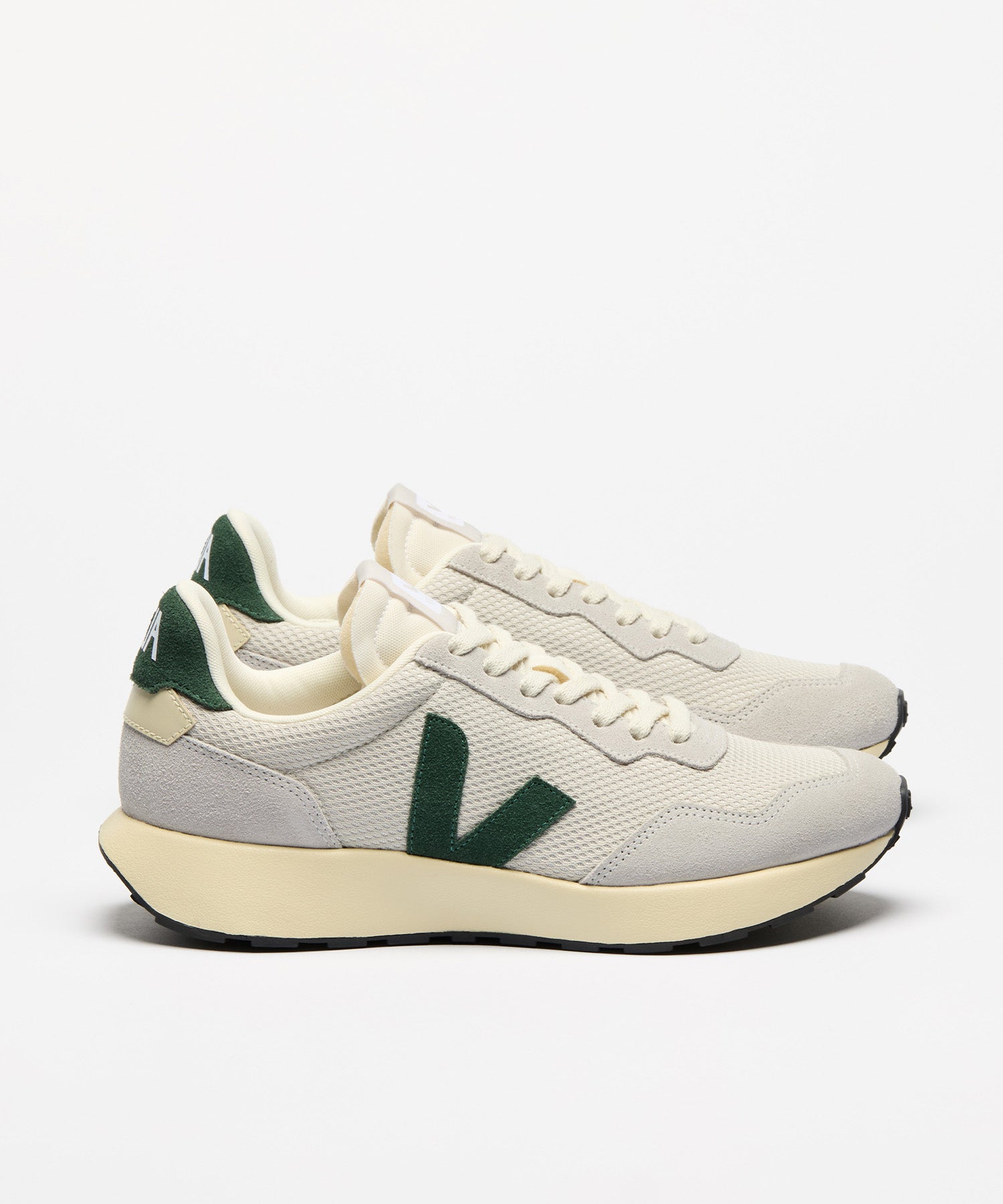 美品 ヴェジャ VEJA (23) Roraima マウンテンスニーカー 靴