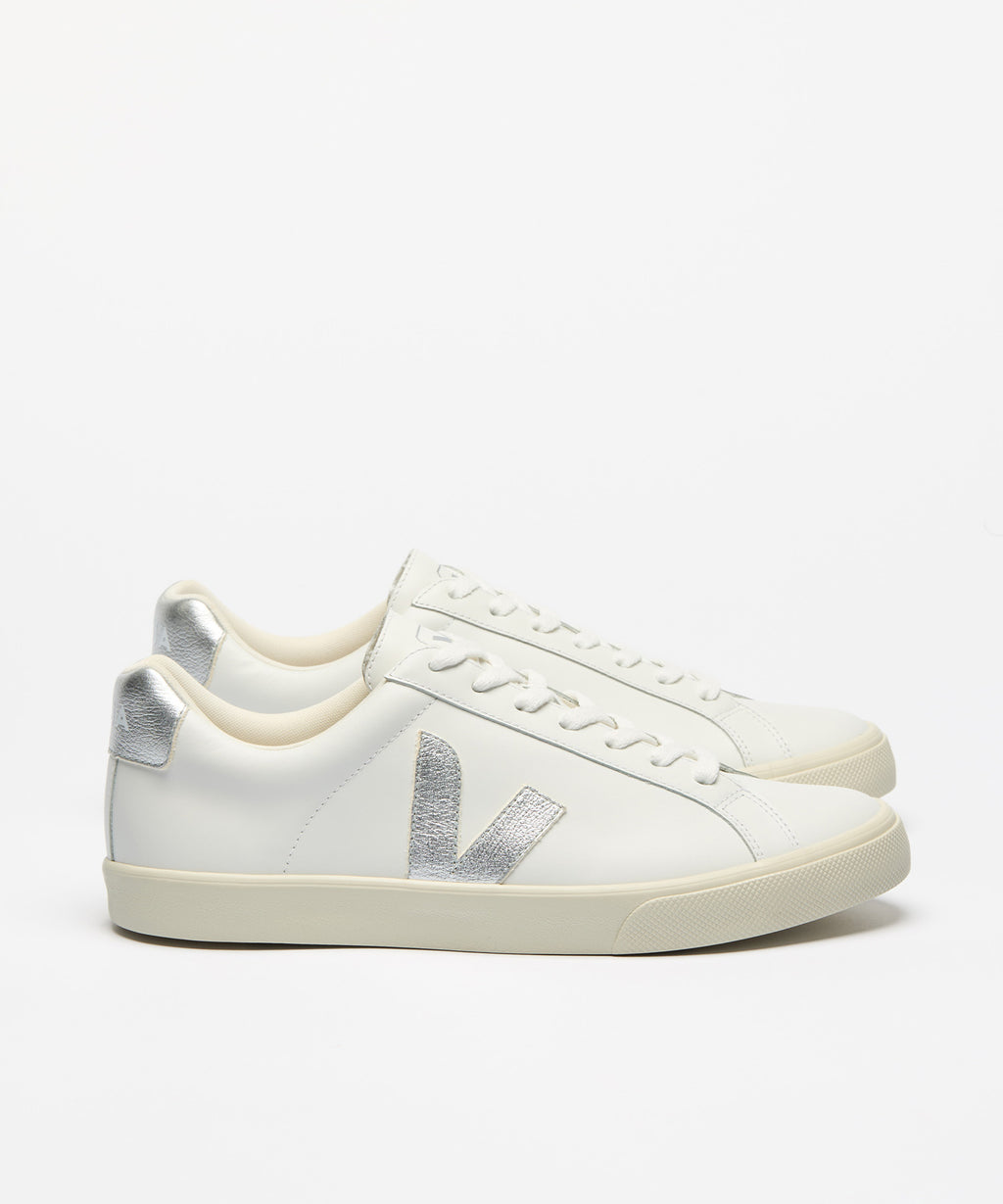 25SS_0041_VEJA_EO0203883_later