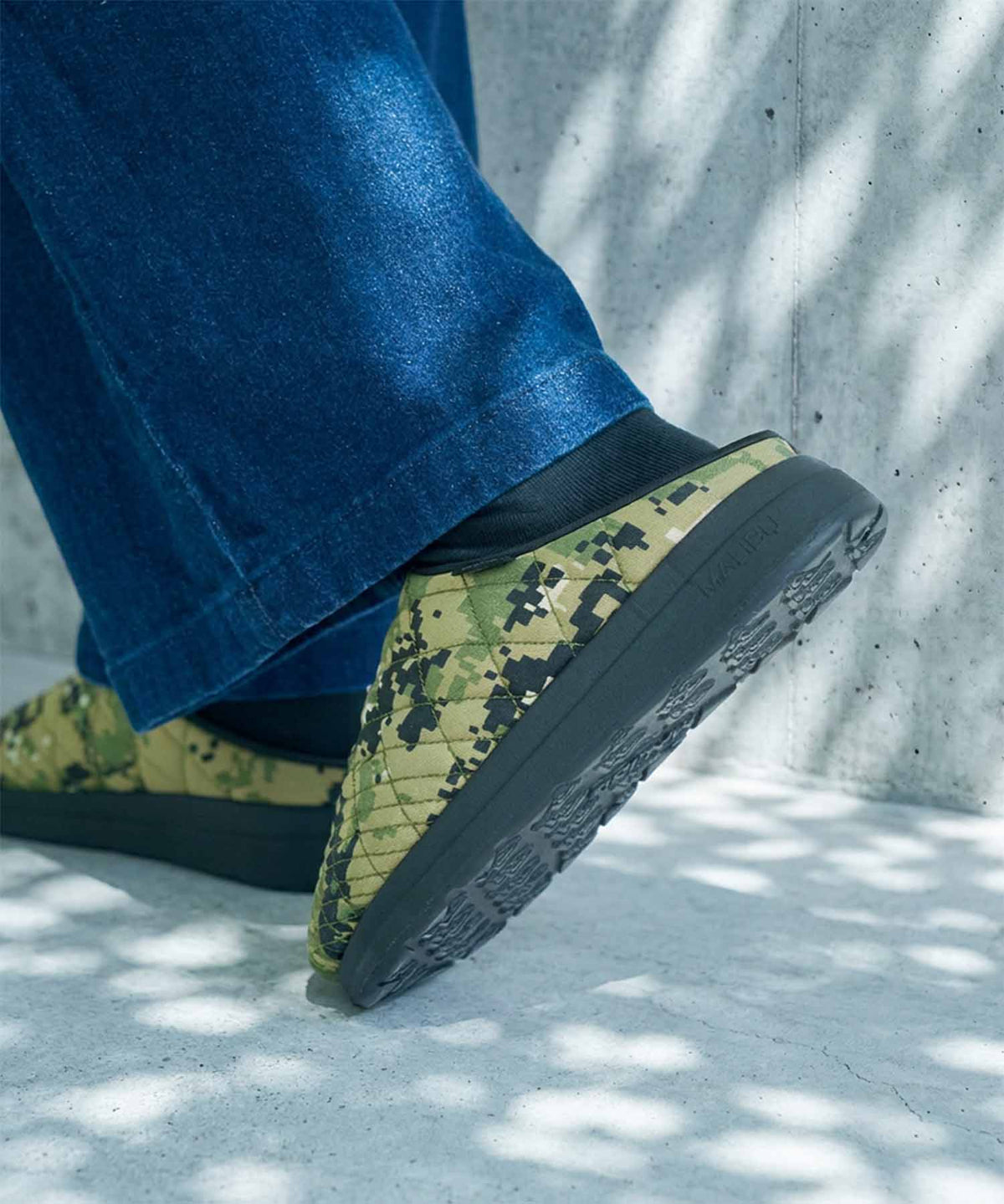 WESTWARD CLOG
